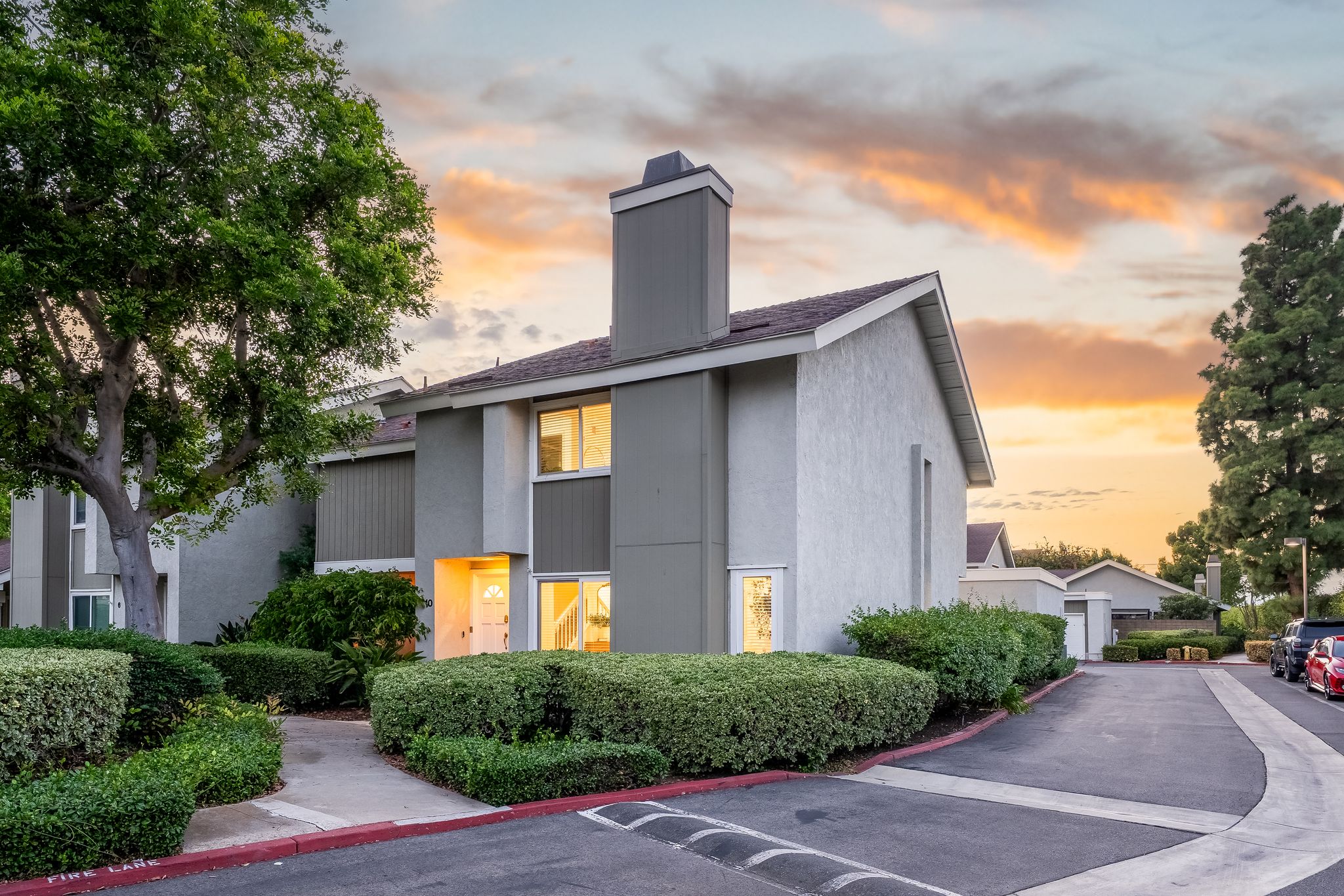 Remodeled Deerfield<br>End-Unit Townhome